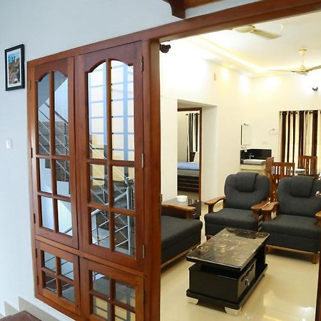 Down Town Holidays Thiruvananthapuram Exterior foto